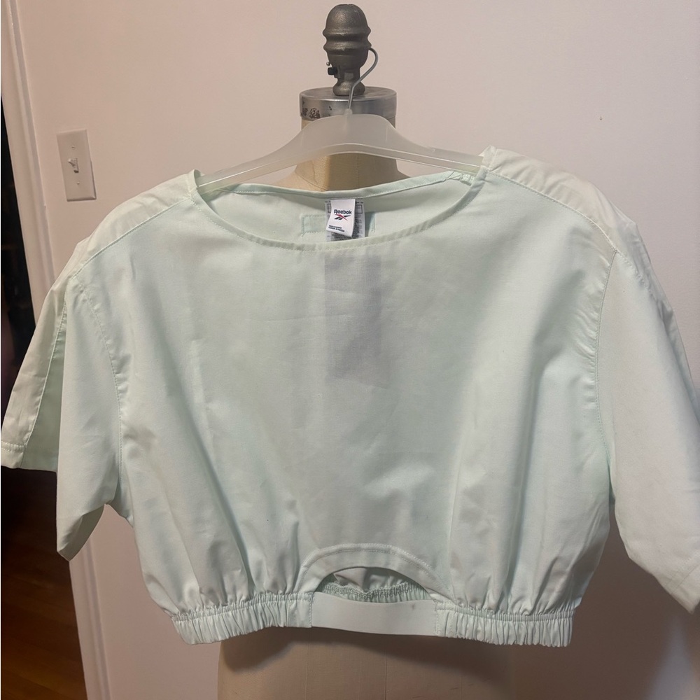 Reebok NWT Women’s Tailoring Crop Top